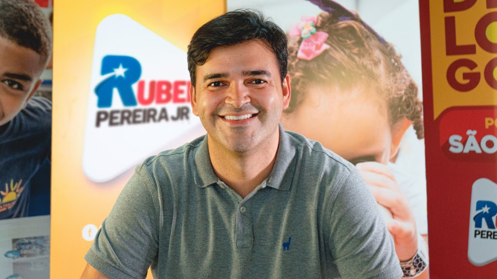 DataIlha: Rubens Jr cresce em todos os cenários e já chega ao 2º turno com apoio de Lula