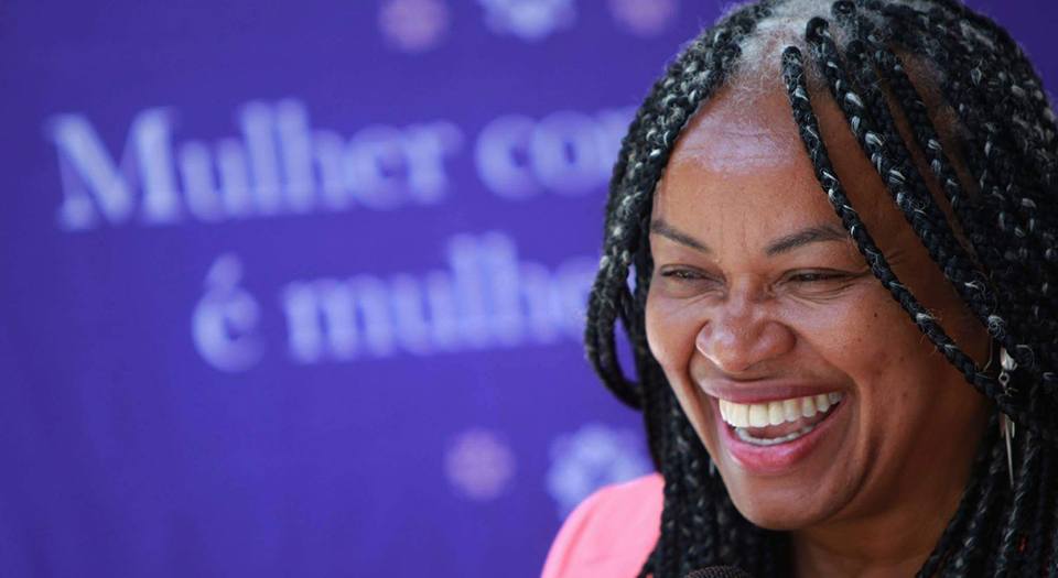 Olívia Santana comemora o segundo lugar nas intenções de voto para a prefeitura de Salvador (BA), conforme pesquisa