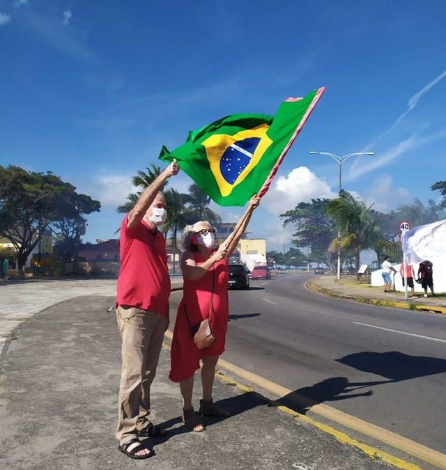 João Paulo começa campanha pela prefeitura com carreata pelas ruas de Olinda (PE)