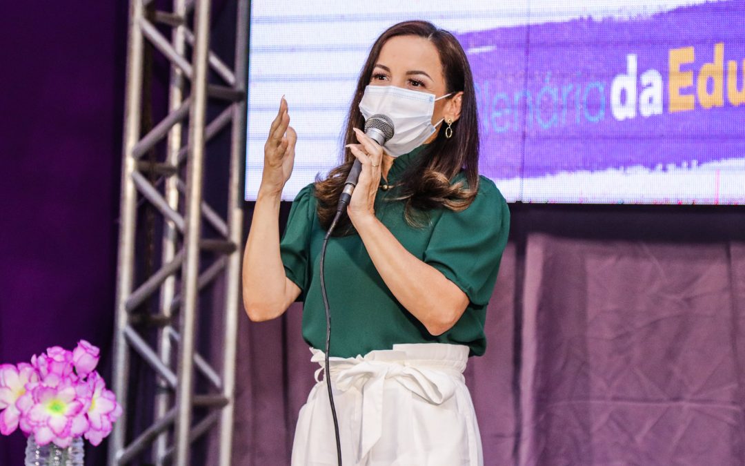 Professora Marcivânia propõe programa de governo participativo em Santana (AP) e debate educação em live