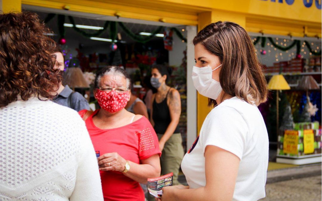 Camila Lanes quer rever contratos com empresas de ônibus e de coleta de lixo em Curitiba