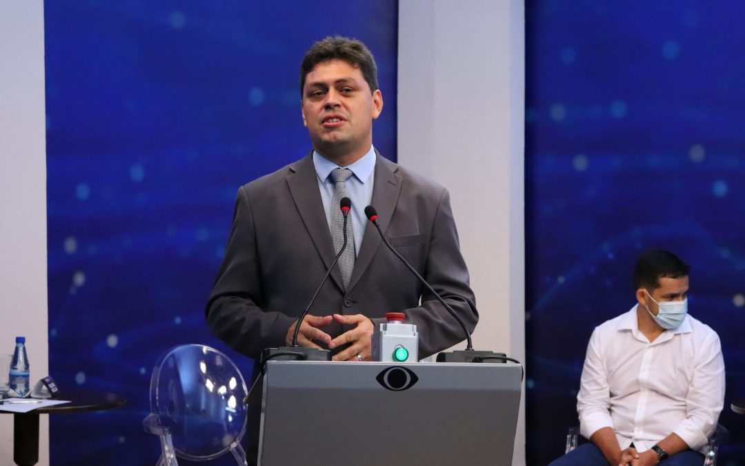 Marcelo Amil destaca propostas para geração de empregos e verticalização de Manaus em debate