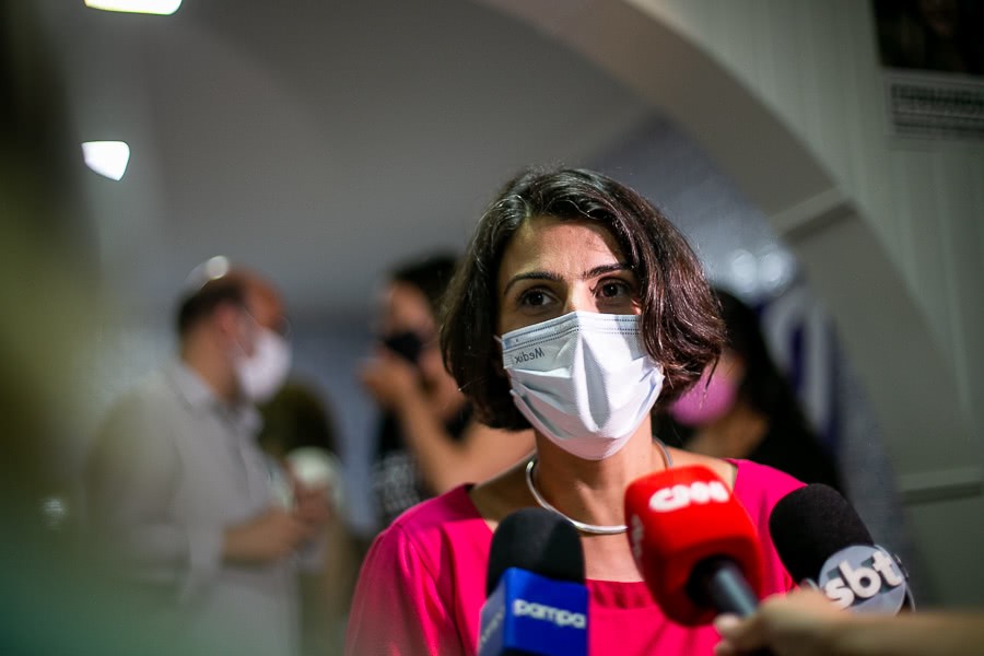 Manuela defende políticas para inserir mulher no mercado de trabalho