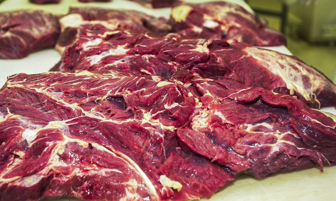 Comer carne bovina continua difícil para o brasileiro; preços disparam