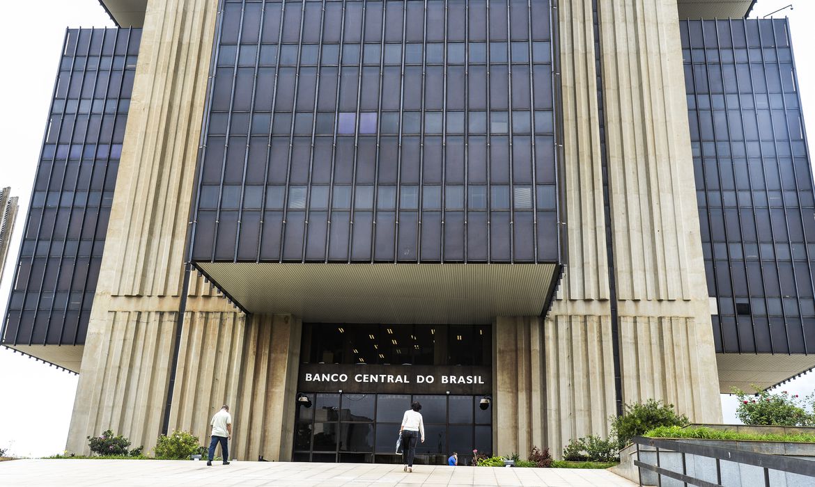 Justiça determina que Banco do Brasil retome o home office