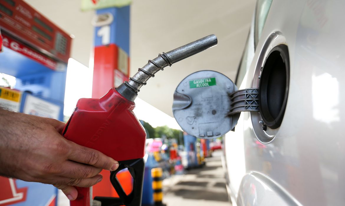 Com PL 3.943/2021, gasolina pode ficar até 50% mais barata
