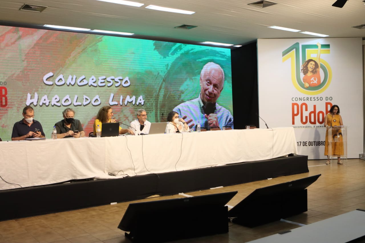 Rumo aos 100 anos, PCdoB inicia plenária final do 15º Congresso