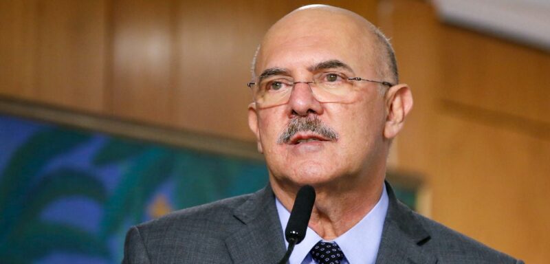 Após escândalo no MEC, ministro Milton Ribeiro pede exoneração