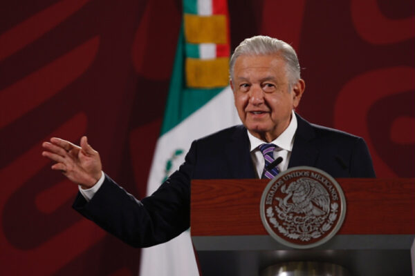 Obrador diz que México é pacifista e não envia armas a Kiev