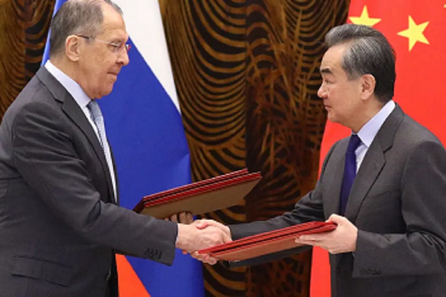 Lavrov defende na China “nova ordem mundial justa e democrática”