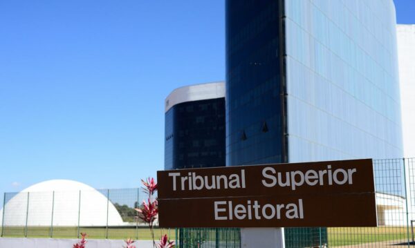 TSE exclui da fiscalização das urnas coronel que espalhou fake news