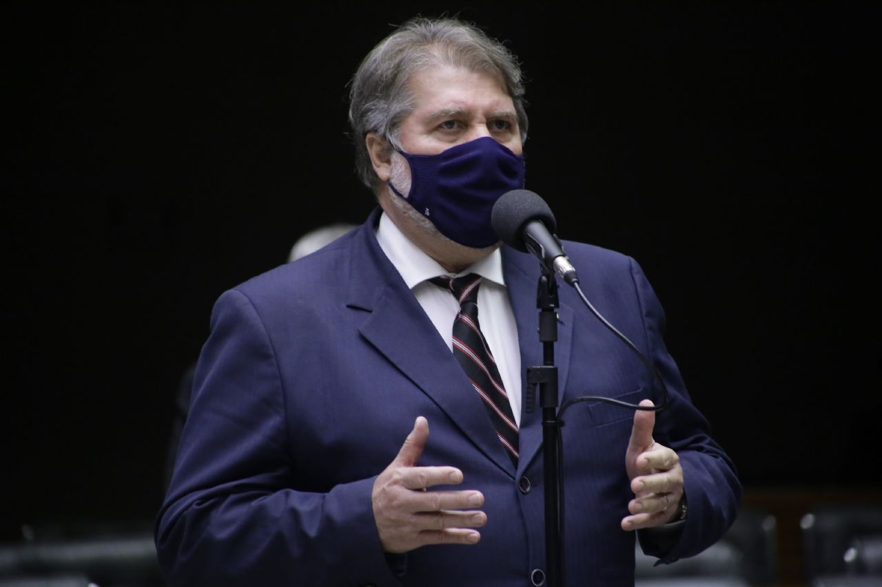 PCdoB vota não a aumento de gasto do governo com propaganda na eleição