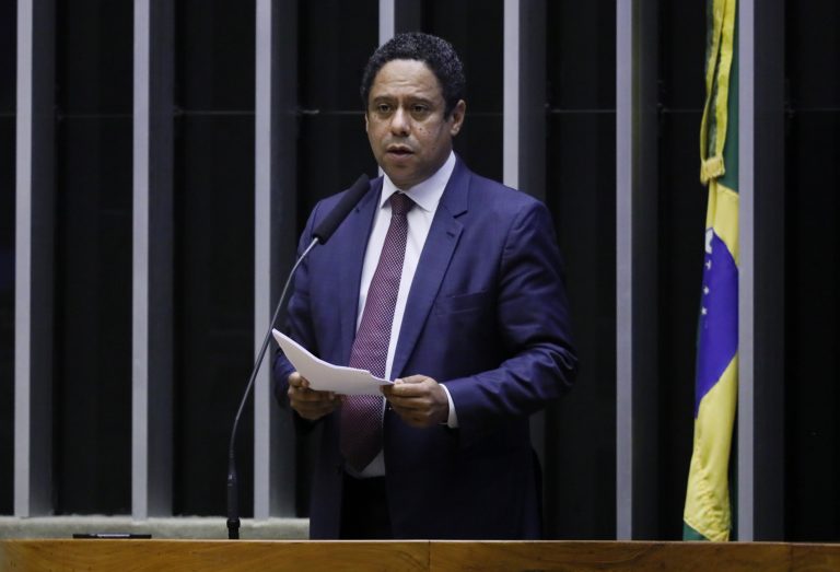 Orlando Silva destaca pavor dos bolsonaristas com PL das Fake News