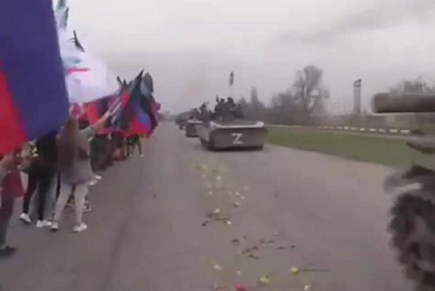 População celebra libertação de Mariupol de nazistas do Azov