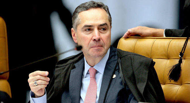 Barroso tira sigilo e determina à PF acesso às provas da CPI Covid