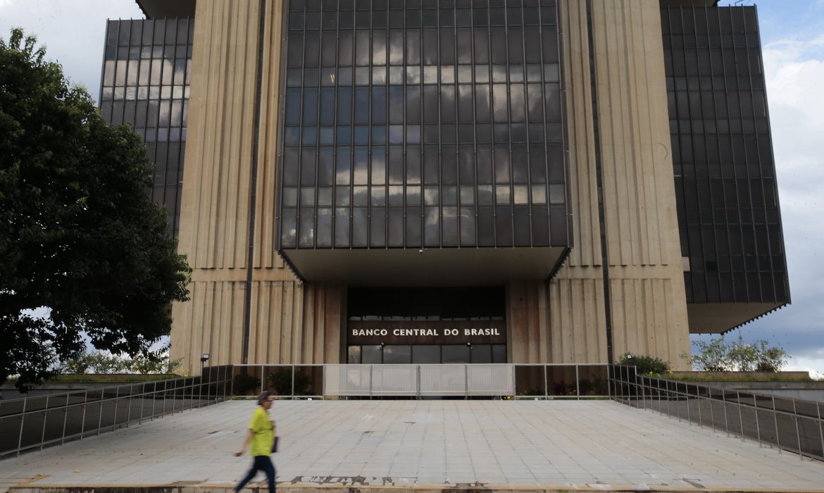 Juros altos do BC não tem impacto na inflação, afirmam economistas