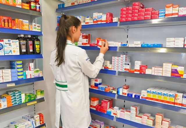Deputado propõe piso salarial para farmacêuticos
