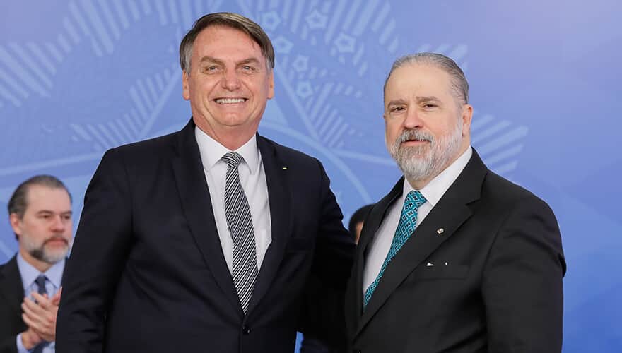 Aras insiste em arquivar inquérito contra Bolsonaro por prevaricação