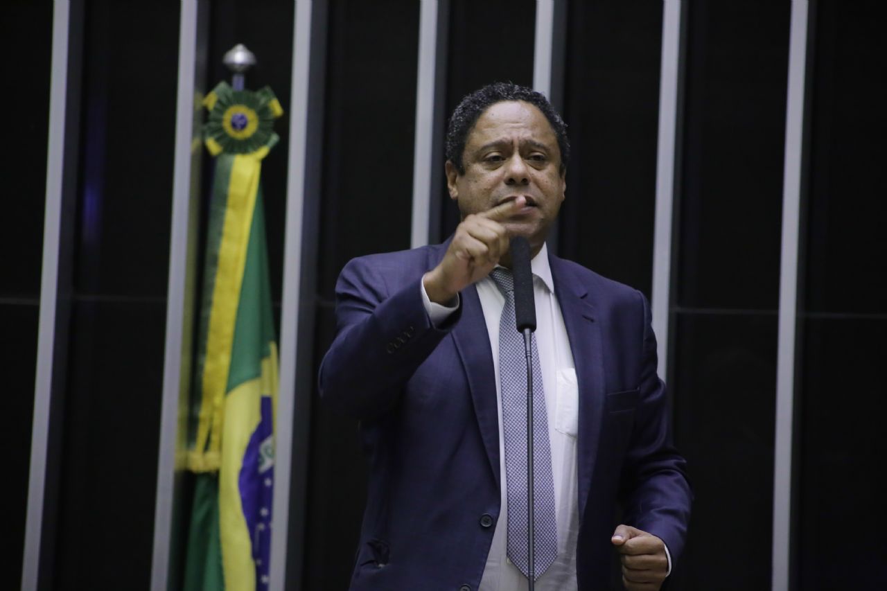Urgência para PL de combate a fake news não atinge votação necessária