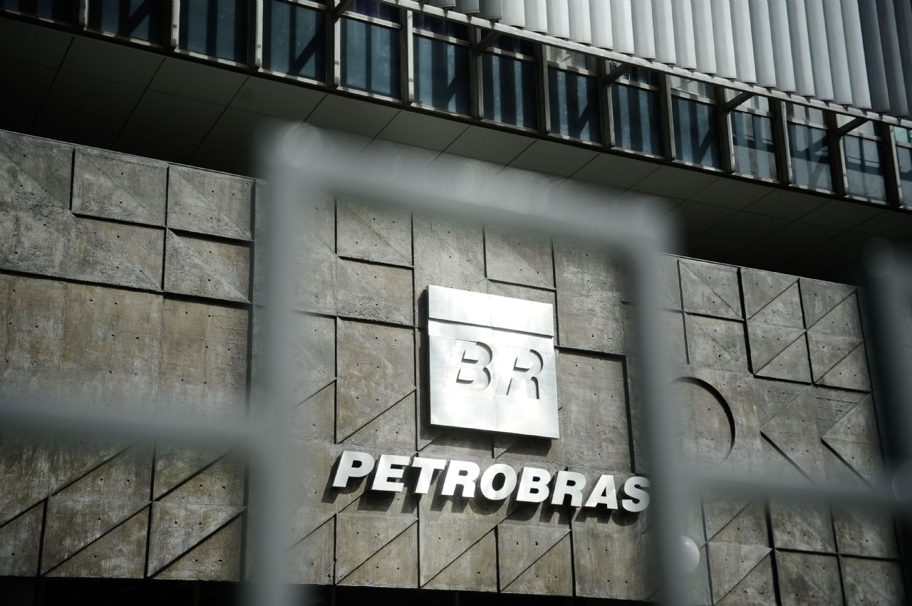 Deputados criticam incompetência do governo Bolsonaro com a Petrobras
