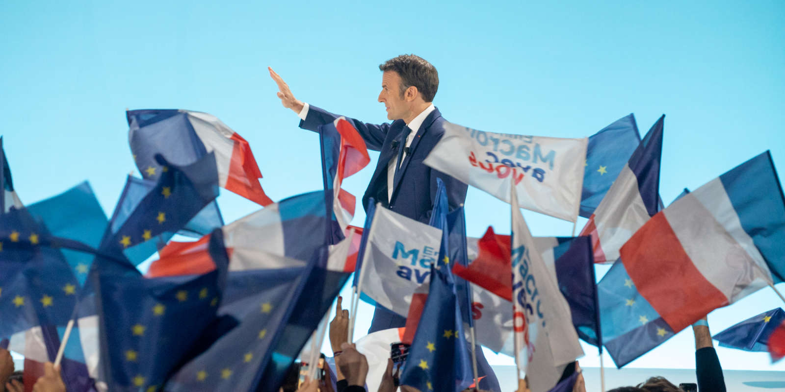 Macron vai ao 2o. turno com crescimento da extrema-direita de Le Pen
