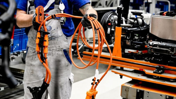 Berlim submete-se a sanções anti-Rússia e indústria alemã cai 3,9%