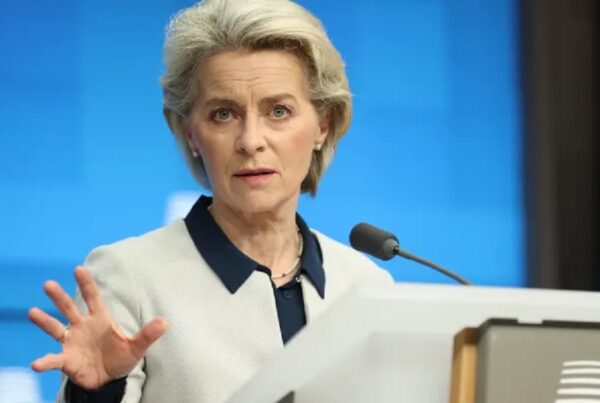 Von der Leyen admite que UE não aprovará embargo a petróleo russo