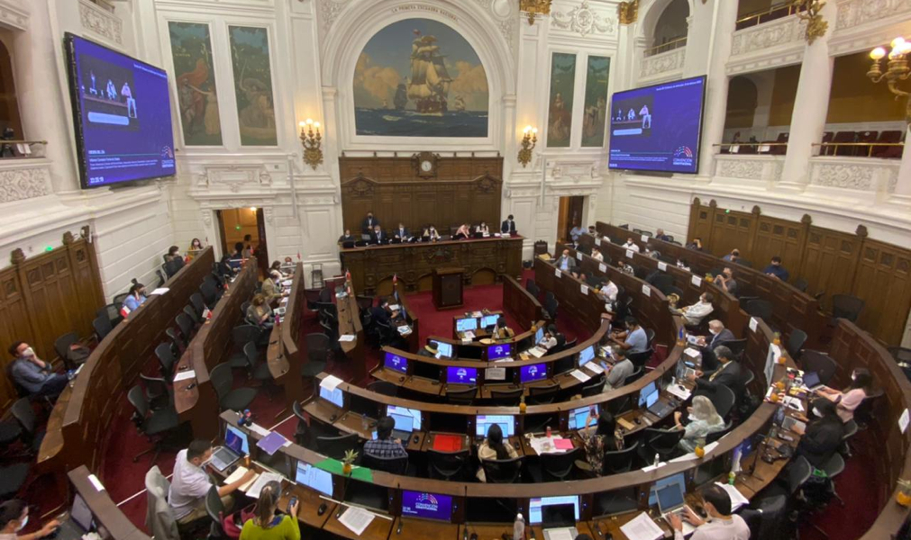 Chile: Constituinte decide retomar controle do cobre, água e recursos