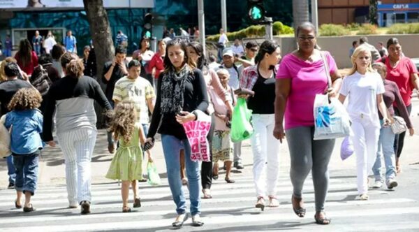 25% da população das metrópoles vive com até 1/4 do salário-mínimo