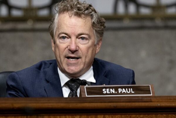 Senador Rand Paul critica dinheiroduto de Biden para guerra da Ucrânia