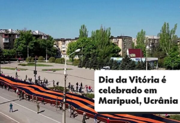 Moradores da Mariupol liberada dos nazistas celebram o Dia da Vitória
