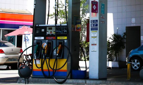 “Alta dos combustíveis causará choque inflacionário”, diz economista