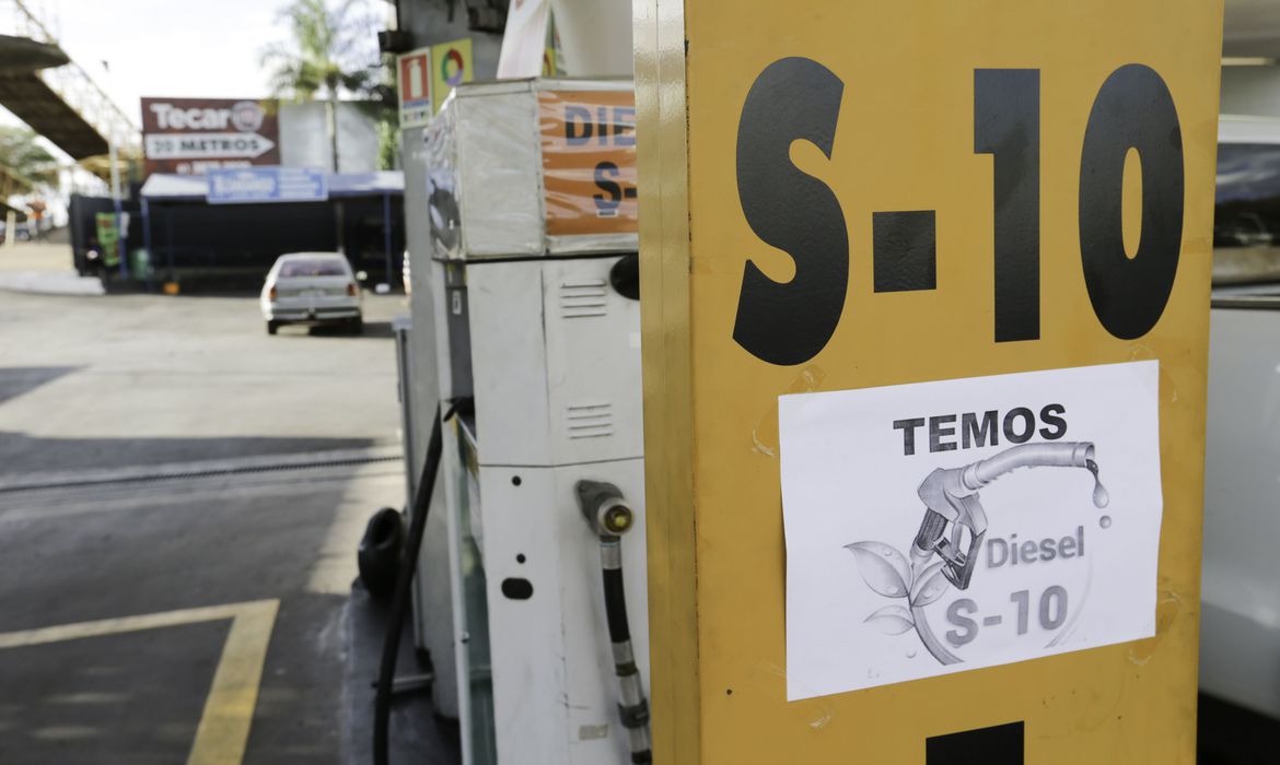 Preço do diesel atinge novo recorde. ICMS continua congelado