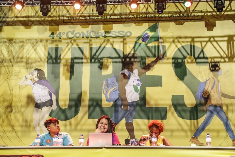 Ubes defende reconstrução do Brasil com Educação no centro do projeto