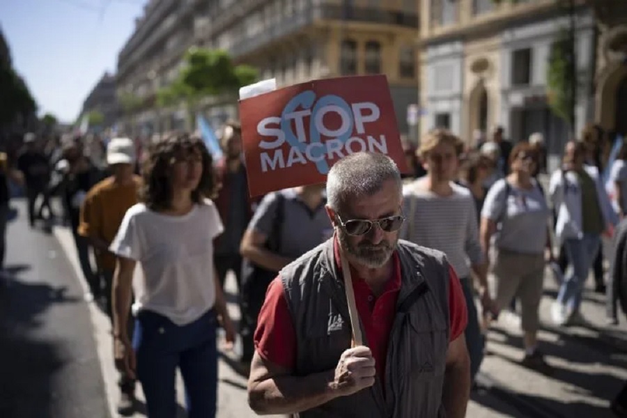 1º de Maio: franceses contra reforma e gregos exigem reajuste salarial