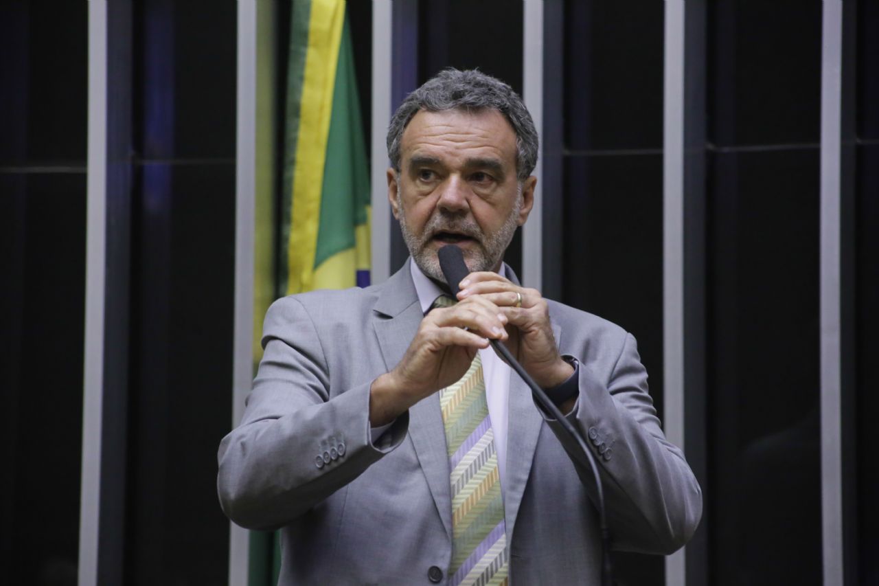 Câmara aprova MP sobre incentivos à petroquímica