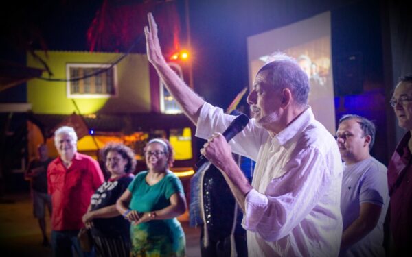PCdoB-CE lança Inácio Arruda pré-candidato a Deputado Federal