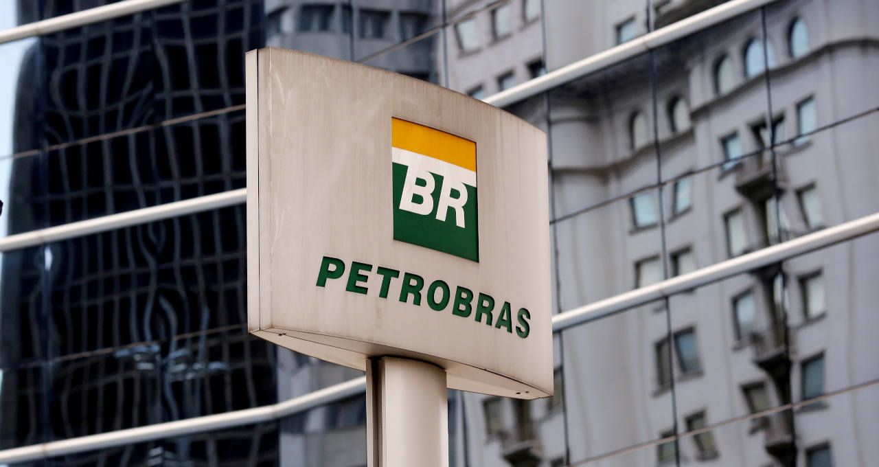 Troca no comando da Petrobras não vai derrubar preço do combustível