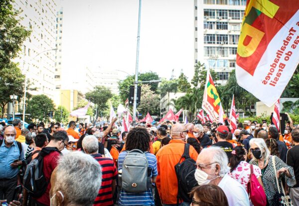 Petroleiros protestam contra plano de privatização da Petrobras