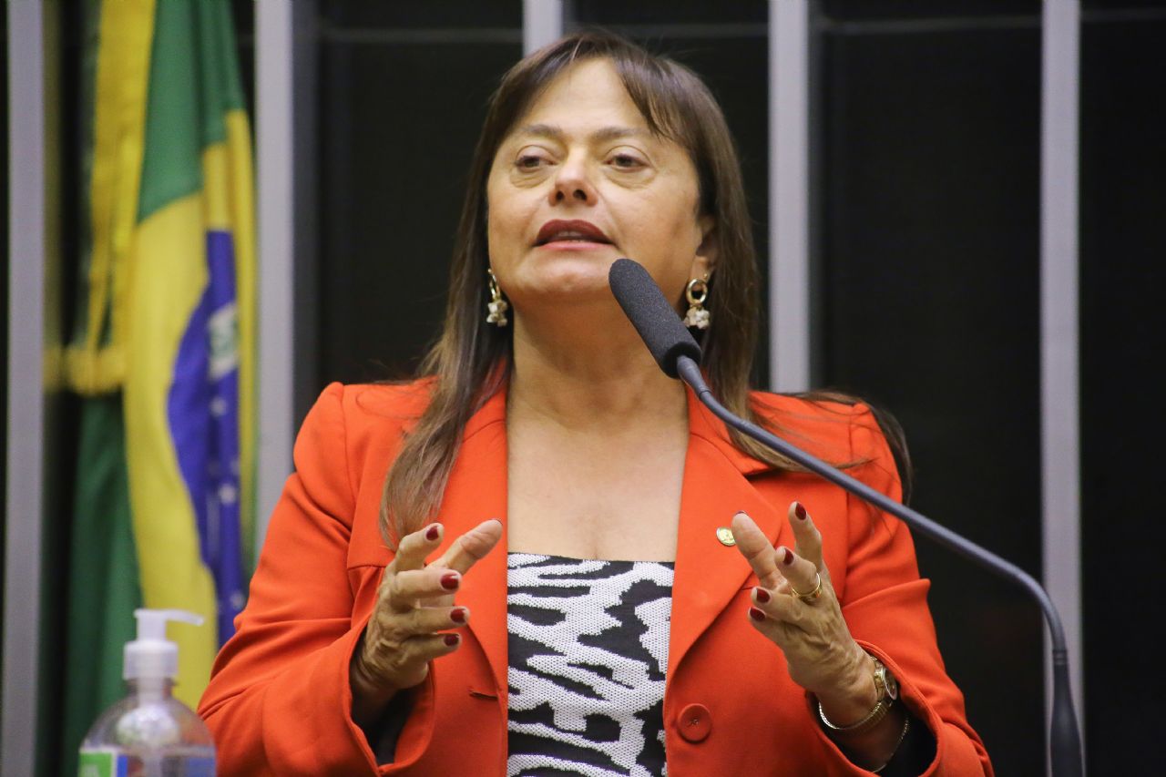 PEC do piso salarial da enfermagem avança na Câmara
