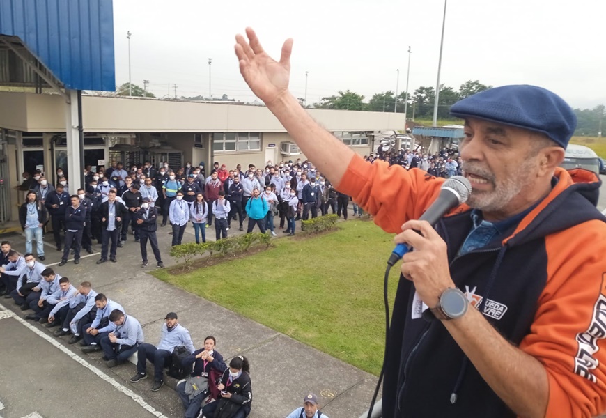 Metalúrgicos da GM em Mogi aprovam estado de greve em defesa de PLR