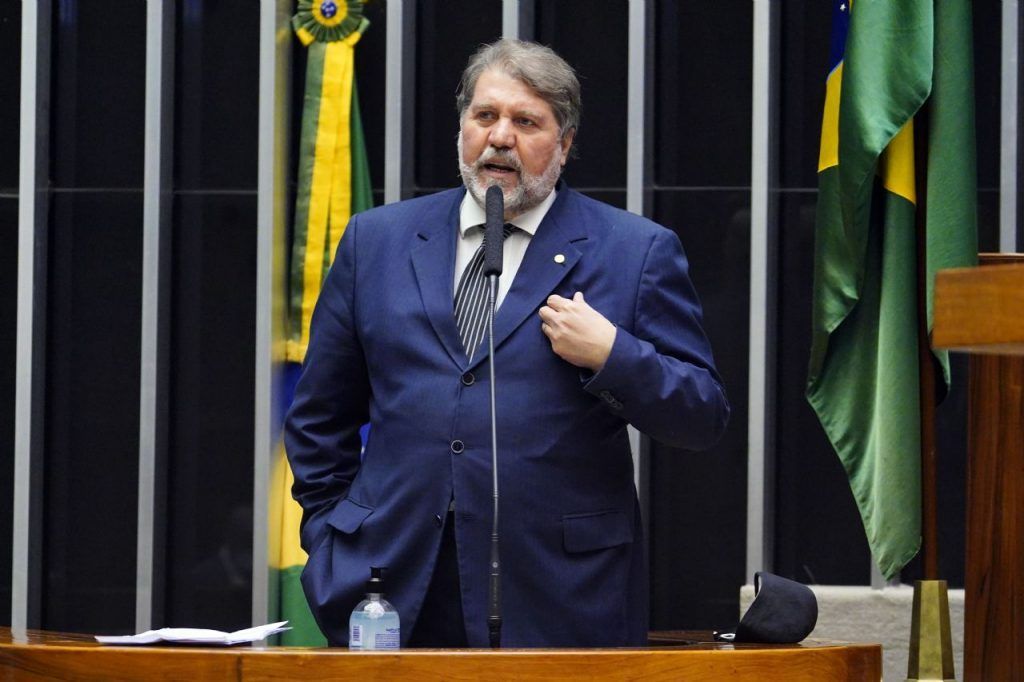 Câmara aprova MP que libera ajuda a municípios atingidos por chuvas