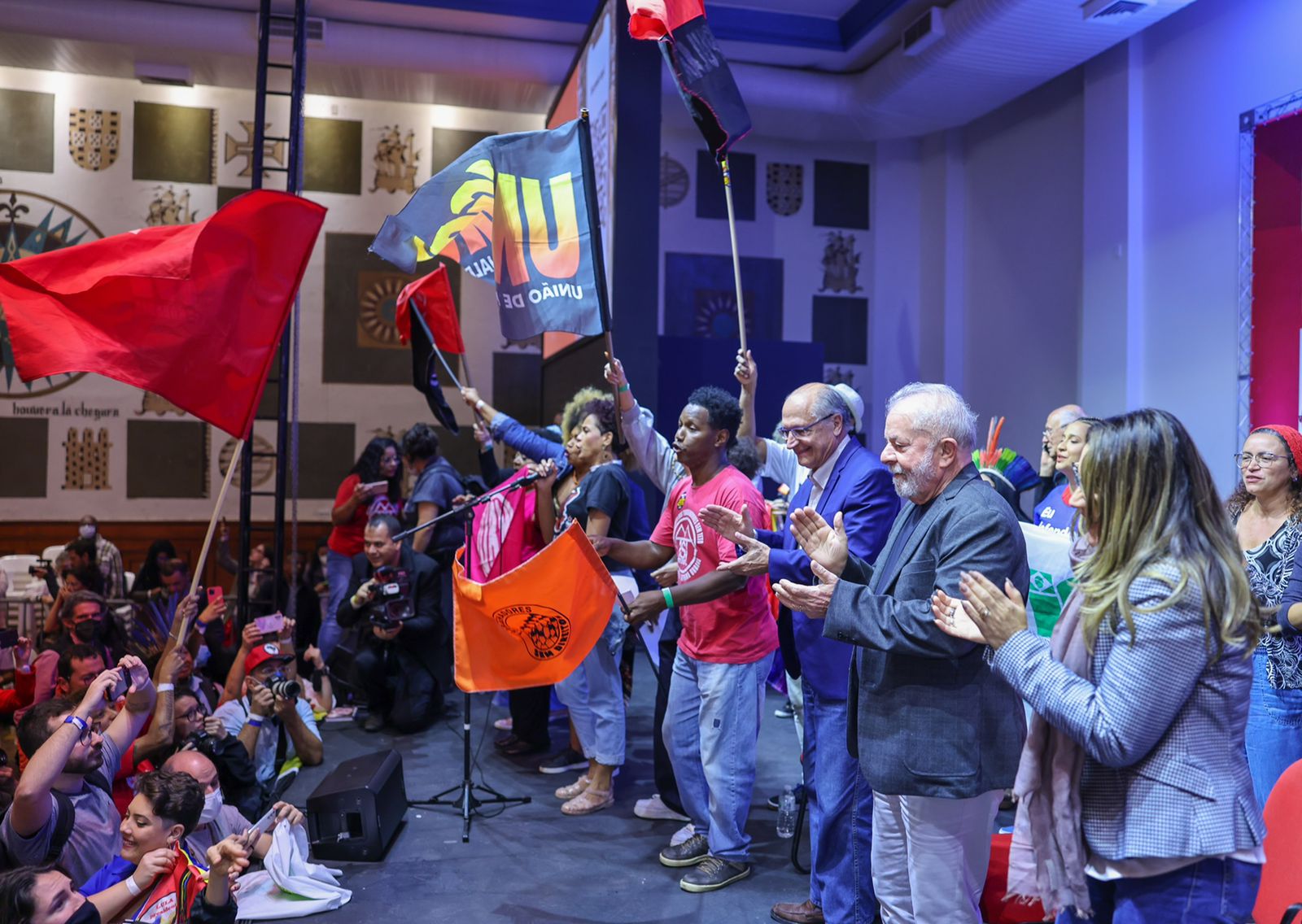 Lula alerta para comportamento perigoso de Bolsonaro nas eleições