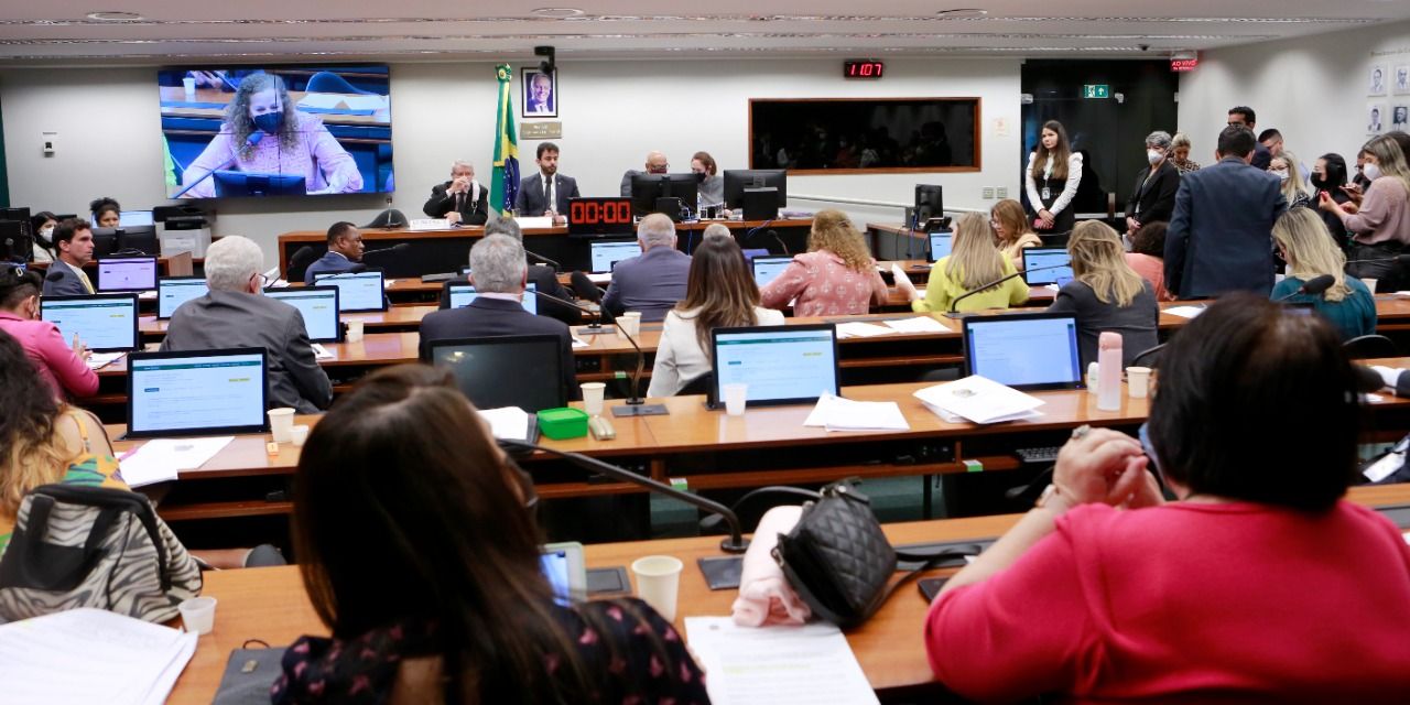 Bolsonaristas blindam Queiroga e impedem sua convocação na Câmara