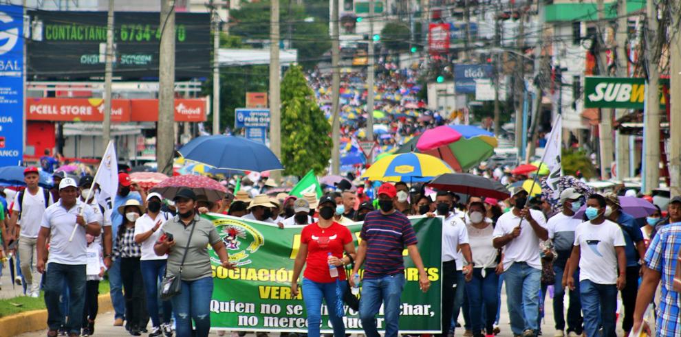 Panamenhos fazem greve nacional contra alta de combustíveis e energia