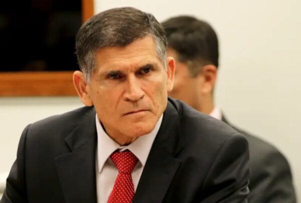 Santos Cruz sobre fala de Bolsonaro a embaixadores: “foi um vexame”