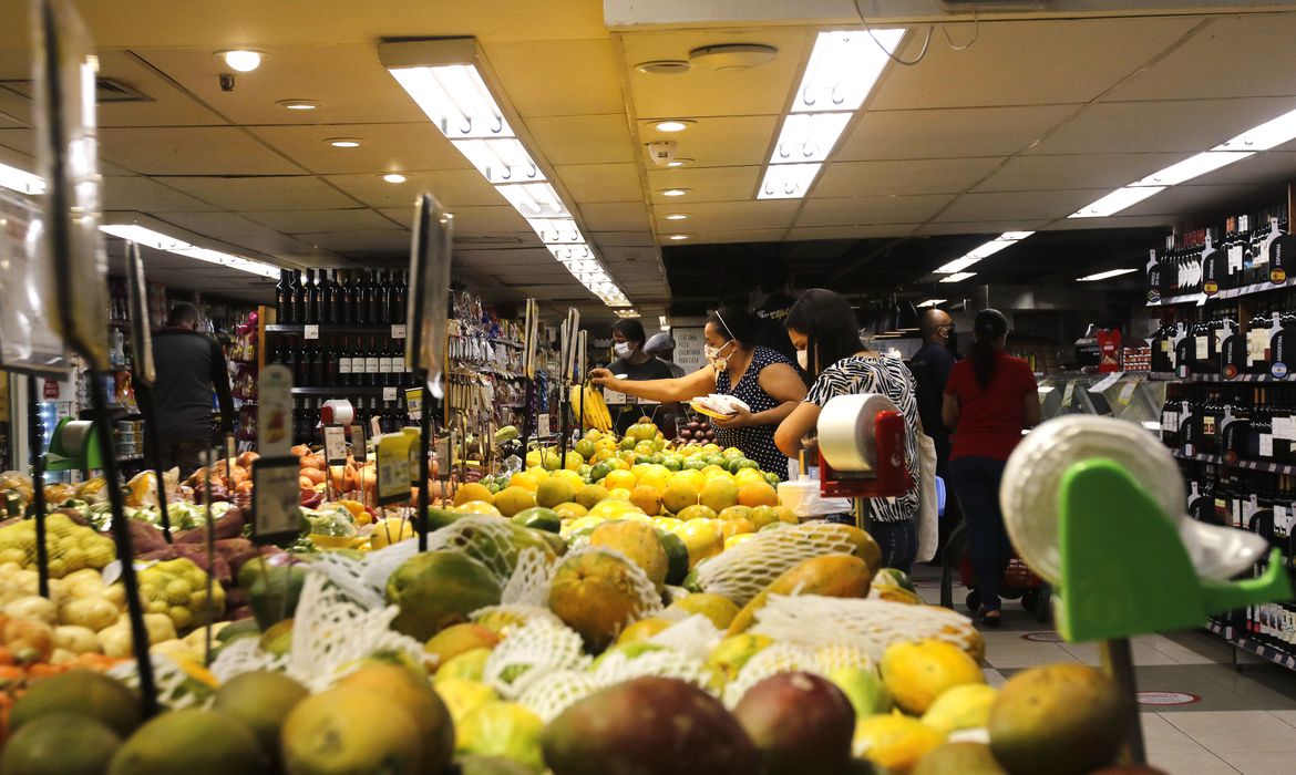 IPCA-15: inflação dos alimentos vai a 17,43% em julho