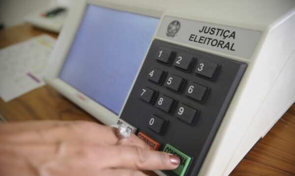 Ministros colocam estruturas de Estado em defesa da tese de Bolsonaro