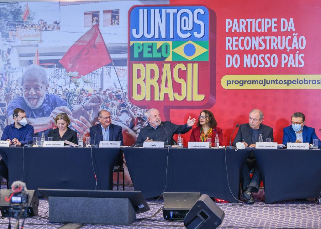 Lula e Alckmin lançam diretrizes programáticas, com unidade histórica