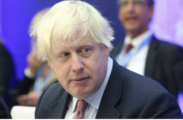 Em meio a crises e escândalos, Boris Johnson renuncia